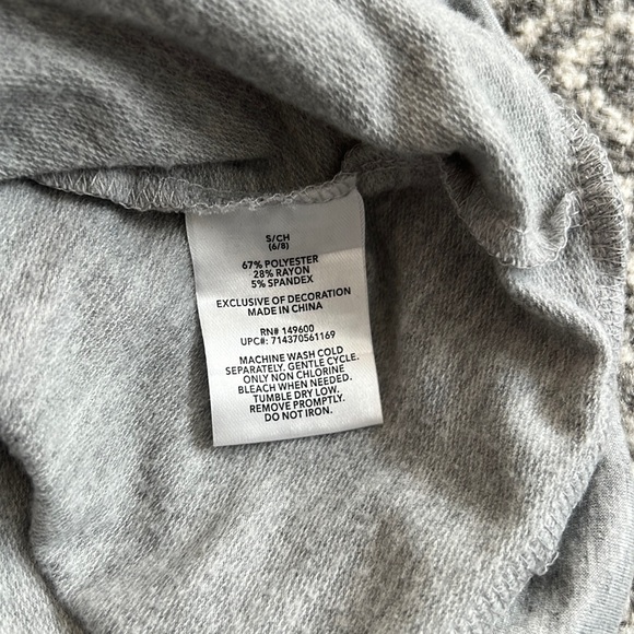 Womens size small sweatshirt flora, very gently used only worn once, lace design - Picture 6 of 6